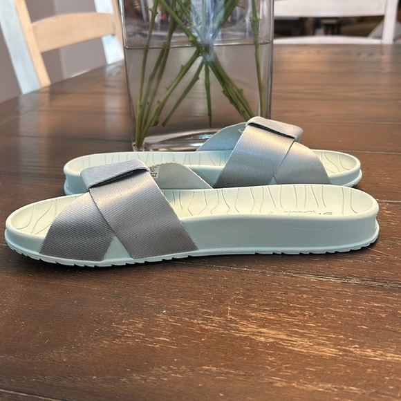 Sperry Top Sider slides.  Size 9.  Light turquoise/ blue/ green. - Picture 5 of 10